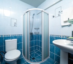 Двухместный номер Standard comfort с балконом 2 отдельные кровати в Шексна