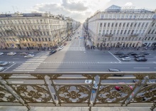 Улучшенный номер с балконом и видом на весь Невский проспект в Lopatin Nevsky 100