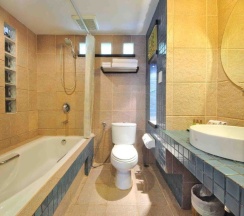 Номер Superior с видом на море в Woraburi Phuket Resort & Spa