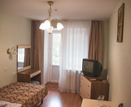 Номер стандарт улучшенный с 2 односпальными кроватями (с пансионом) в Ясные зори