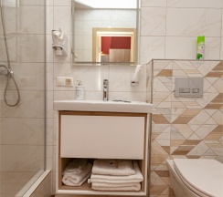 КОМФОРТ 3-местный (с диванчиком). Новый номерной фонд в MaxxRoyal