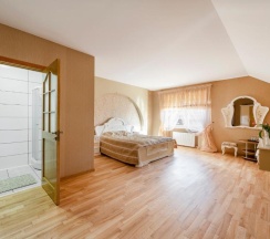 Двухместный номер Standard с балконом двуспальная кровать в Adeles Vila