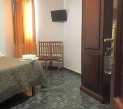 Двухместный номер Standard двуспальная кровать в Hostal Conchita Legazpi