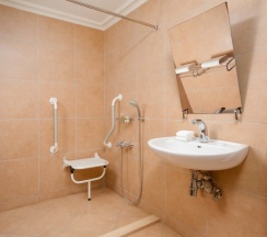 Двухместный номер Deluxe с видом на город двуспальная кровать в Rixos Almaty