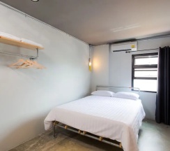 Одноместный номер Standard двуспальная кровать в bloo Hostel