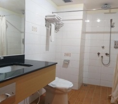 Двухместный номер Deluxe 2 отдельные кровати в OYO 666 D' Grande Hotel Batam