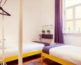 Двухместный номер Standard 2 отдельные кровати в Lisbon Chillout Hostel