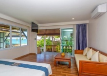 Номер Deluxe в Aura Samui Best Beach Hotel