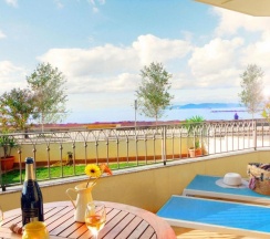 Апартаменты c 1 комнатой seafront в Alida Del Mar