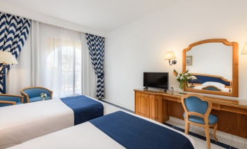 Двухместный номер Superior 2 отдельные кровати в Desert Rose Resort