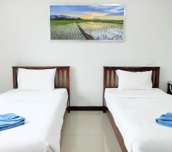 Двухместный номер Standard с балконом двуспальная кровать в Krabi Hipster Hotel