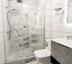 Двухместный номер «Комфорт» с 1 двуспальной кроватью в Ассара