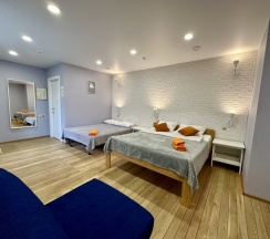 Семейный номер (ванная комната рядом с номером) в Riverside