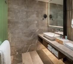 Двухместный номер Premium с видом на океан (двуспальная кровать) в Holiday Inn Resort Sanya Bay by IHG