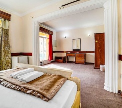 Одноместные апартаменты с 2 комнатами в OYO 120 Concord International Hotel