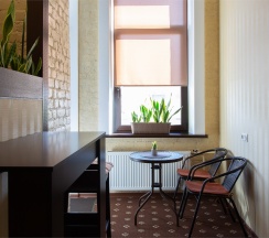 Апартаменты с ванной и балконом в My Favourite Garden Hotel