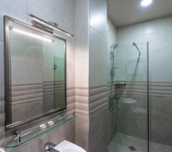 Двухместный номер Standard с балконом двуспальная кровать в Imperial House Hotel