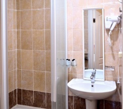 №7. Семейный номер с двуспальной кроватью и видом на горы в Прибой