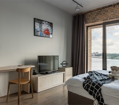 Студия с панорамным видом на Неву в Docklands