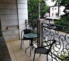 Полулюкс с балконом в Shamsi hall