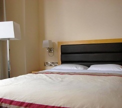 Двухместный семейный номер Economy в Cromwell Crown Hotel