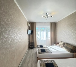 Трёхместный номер Standard с балконом в Ольга