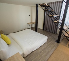 Четырёхместный номер Deluxe в Rainbow Hotel