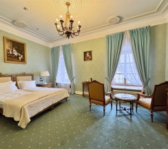 Улучшенный номер с видом на город в Taleon Imperial Hotel