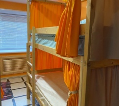 Кровать в общем номере (мужской номер) (общая ванная комната) в Хостел
