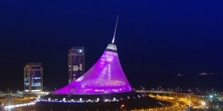 Астана: Апартаменты Апартаменты возле Хан-Шатыра — главной достопримечательности Астаны
