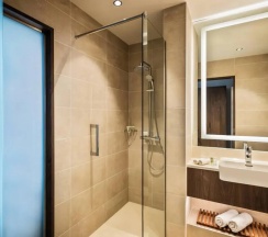Двухместный номер Deluxe двуспальная кровать в Отель Courtyard by Marriott Baku