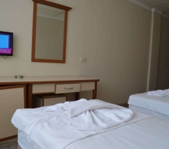 Двухместный номер Standard с видом на окрестности 2 отдельные кровати в Ayvalik Palas Hotel