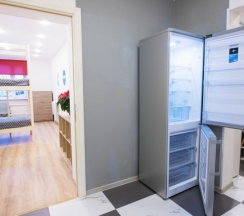 Спальное место в комнате для мужчин в Star home