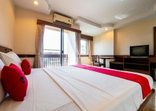 Номер Deluxe в RedDoorz Navin Mansion 3 Pattaya