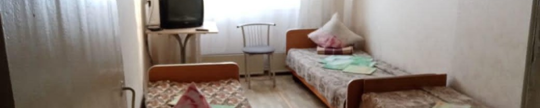 Коттедж эконом с 3 односпальными кроватями в Прометей