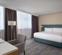 Двухместный люкс c 1 комнатой двуспальная кровать в DoubleTree by Hilton Shymkent