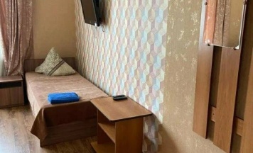 Номер комфорт улучшенный с 2 односпальными кроватями в Солнечная горка, гостевой дворик