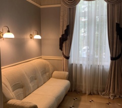 Коттедж с 2 комнатами с балконом и с видом на парк в Dipservice hall
