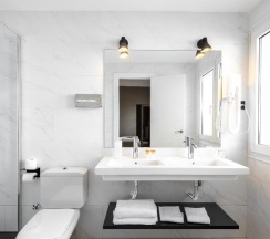 Трёхместный номер в Hotel Cortezo