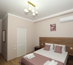 Двухместный номер Standard с балконом и с красивым видом из окна двуспальная кровать в Аскьала