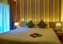 Номер Deluxe в Ocean and Ole Patong Hotel