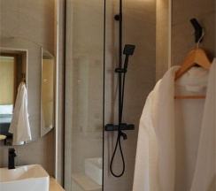 ДОМ РЕКА  (Дом у Катуни) в Катунь Dom Hotels