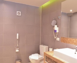 Двухместный номер Superior с видом на море двуспальная кровать в Jasmine Palace Resort & Spa