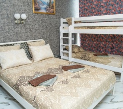 Четырёхместный номер Superior с балконом в Light House
