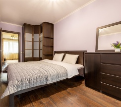 Есенина 5 в HomeHotel