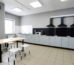 Койко-место в женском номере на 6 человек в Alfa Best House