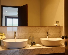 Мини люкс с балконом и с видом на море в Loligo Resort Hua Hin