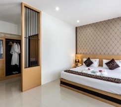 Трёхместный семейный номер Standard в 7Q Bangla Hotel