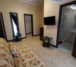 Двухместный люкс Мансарда с 2 комнатами двуспальная кровать в Елена