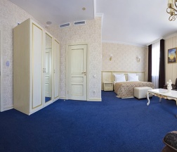 Люкс Премьер в Golden Plaza